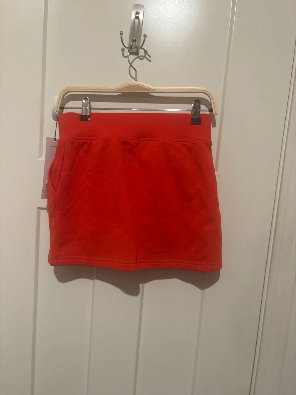 ALO Yoga Accolade Skirt Small Bright Red NWT